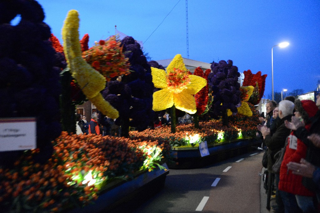 ../Images/Bloemencorso 2015 147.jpg